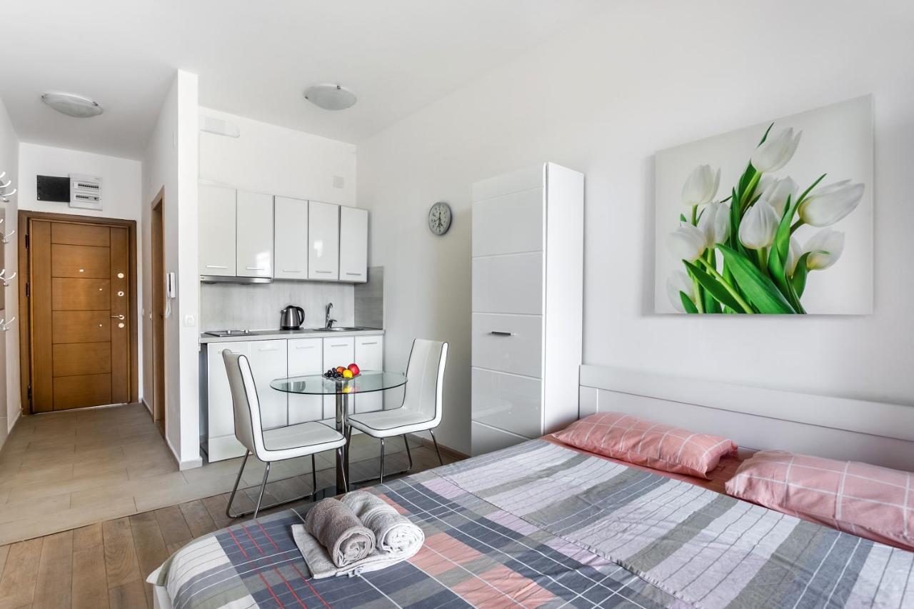 Apartments Beatrice Rafailovići Eksteriør billede