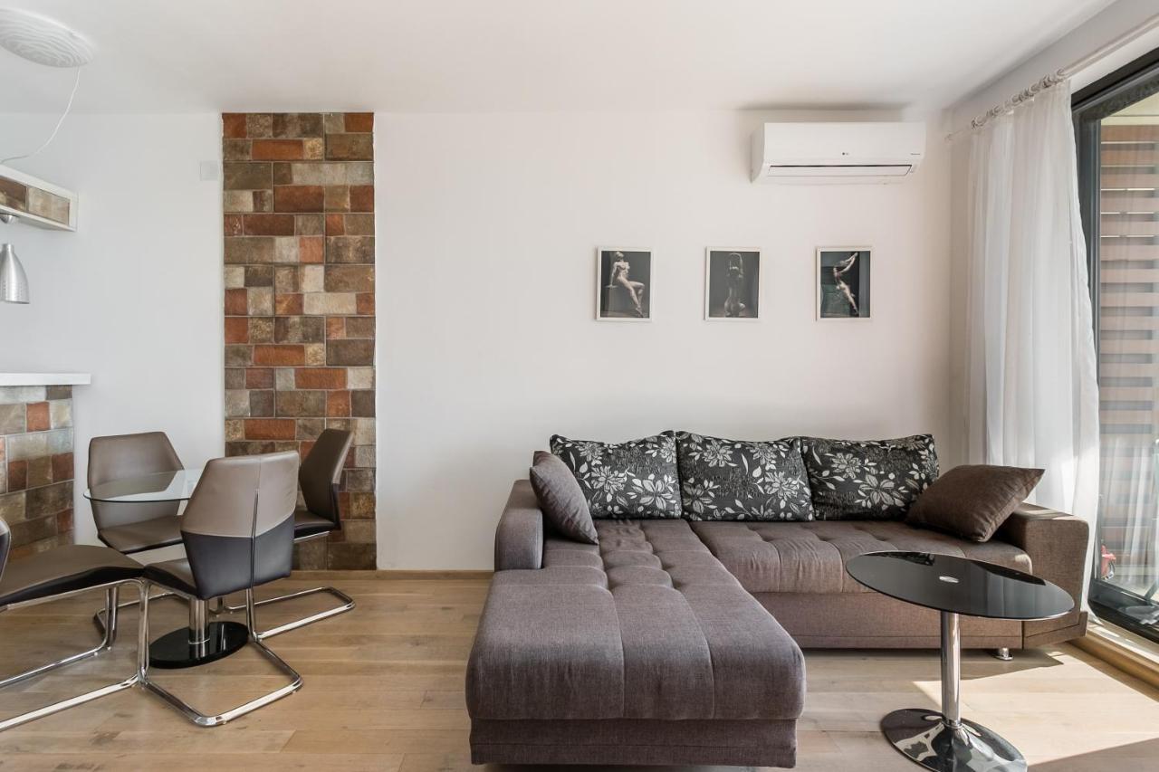 Apartments Beatrice Rafailovići Eksteriør billede