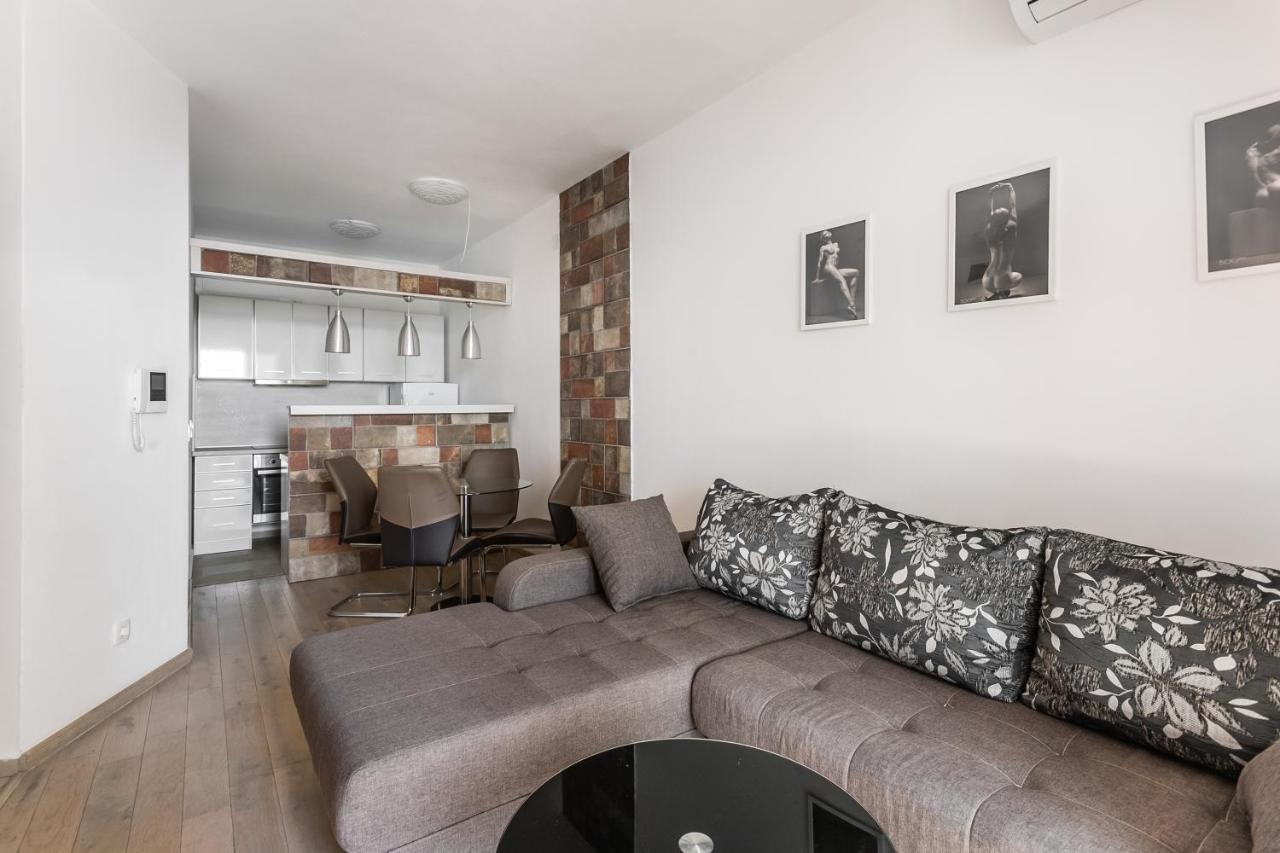 Apartments Beatrice Rafailovići Eksteriør billede