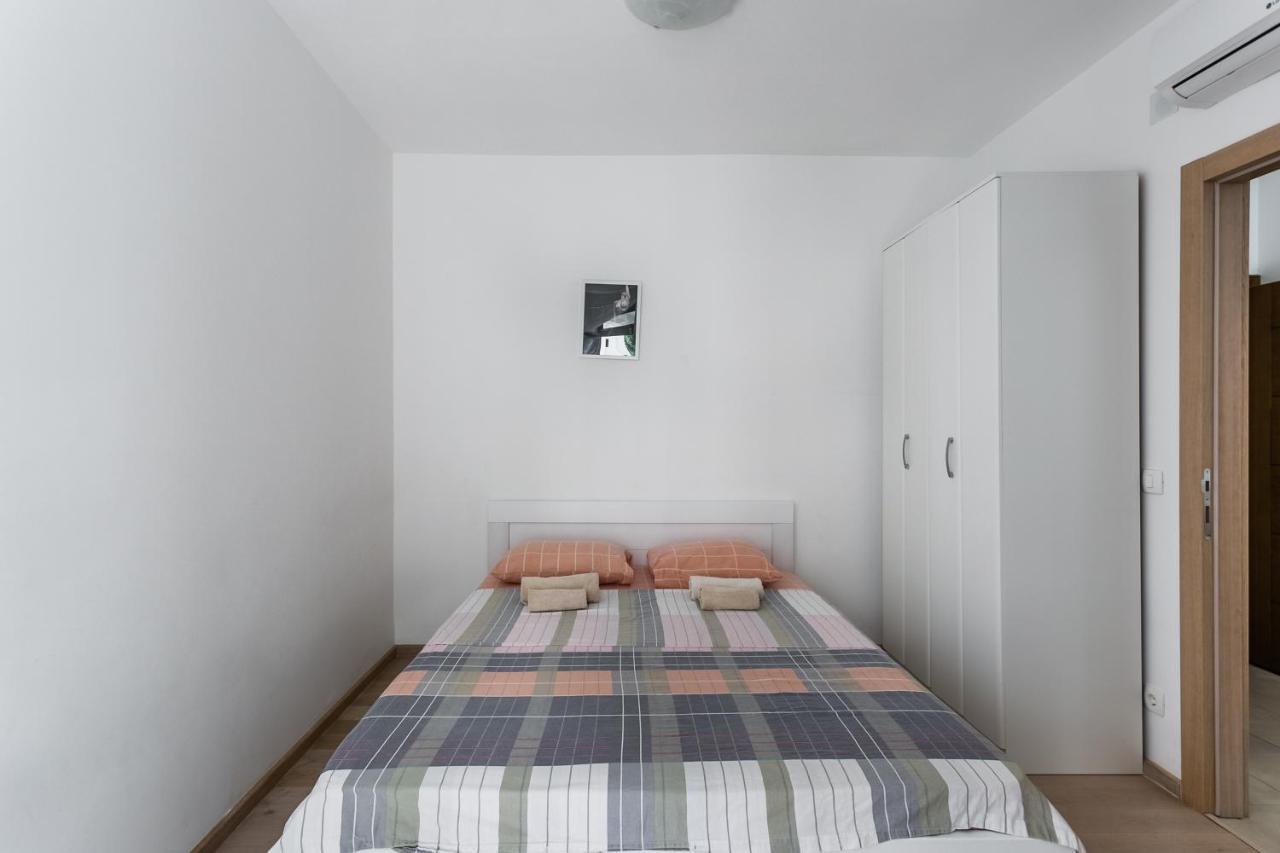 Apartments Beatrice Rafailovići Eksteriør billede
