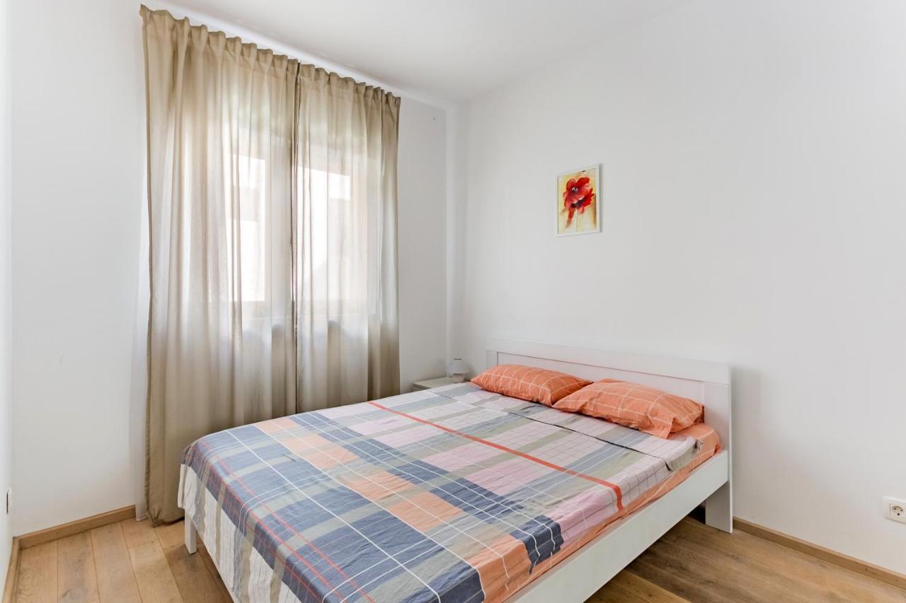 Apartments Beatrice Rafailovići Eksteriør billede