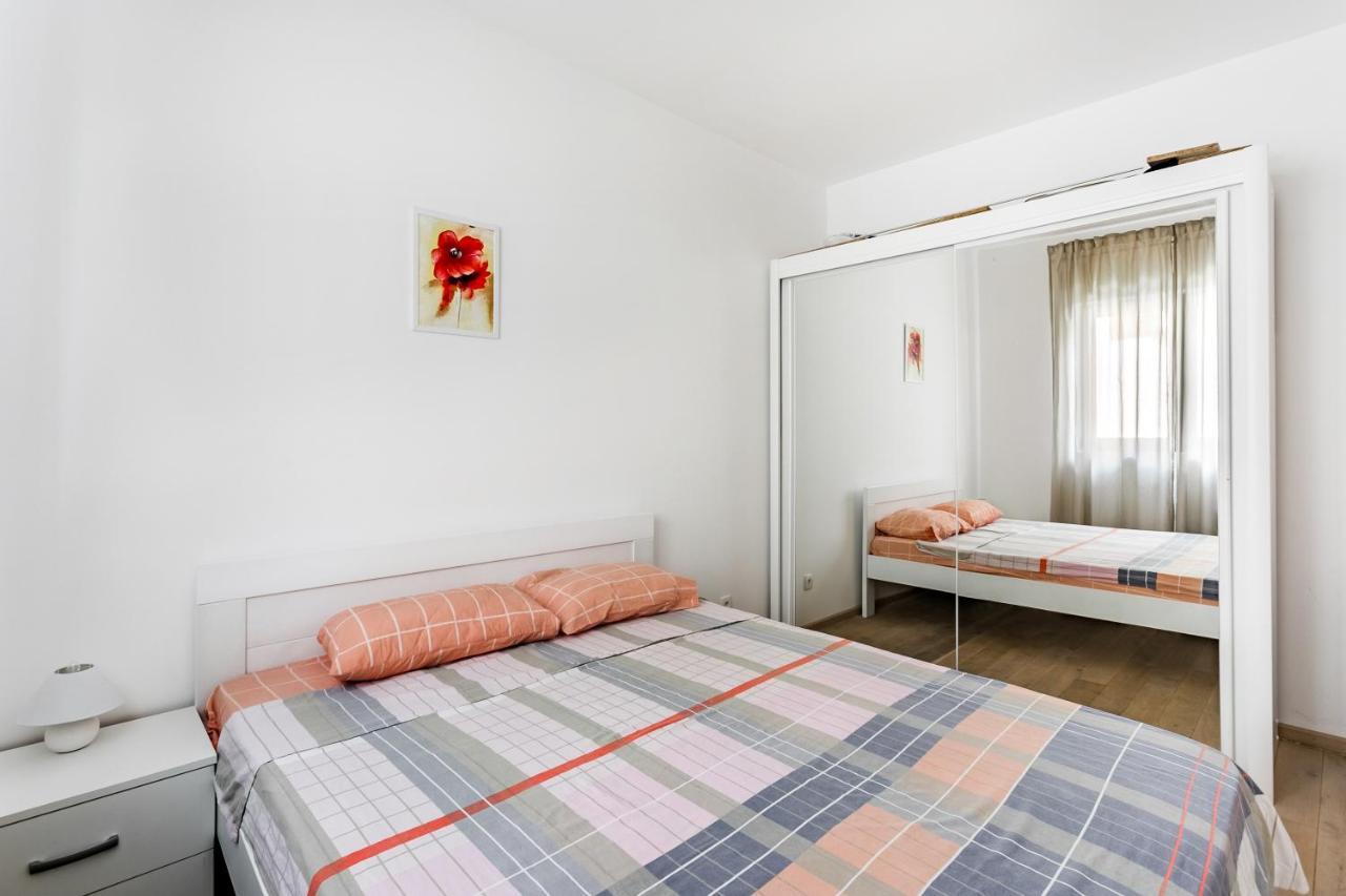 Apartments Beatrice Rafailovići Eksteriør billede