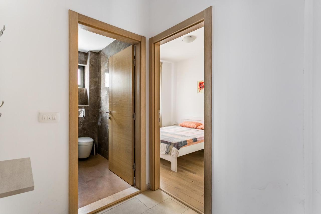 Apartments Beatrice Rafailovići Eksteriør billede