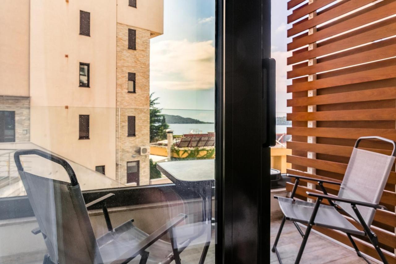 Apartments Beatrice Rafailovići Eksteriør billede