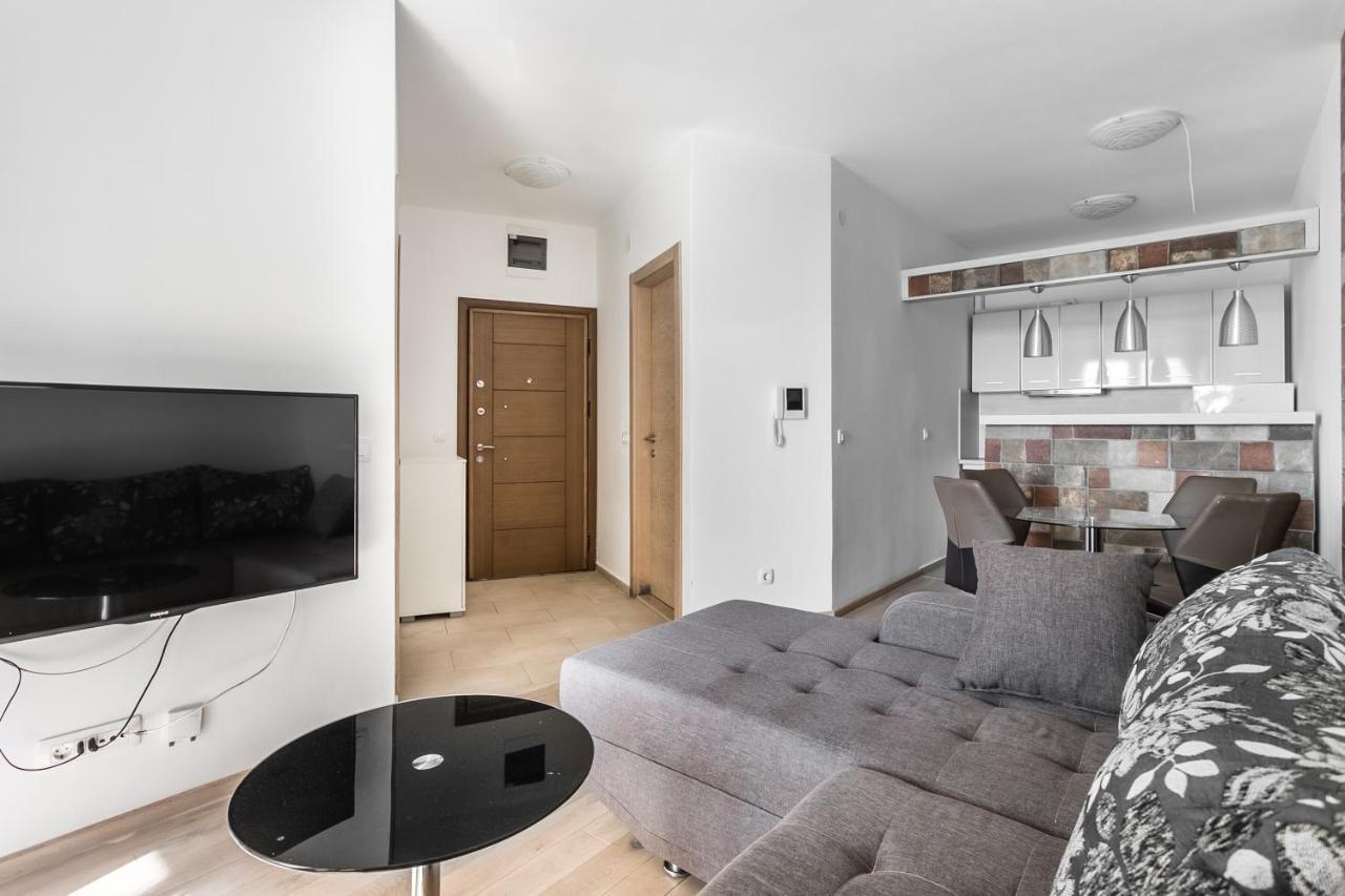 Apartments Beatrice Rafailovići Eksteriør billede