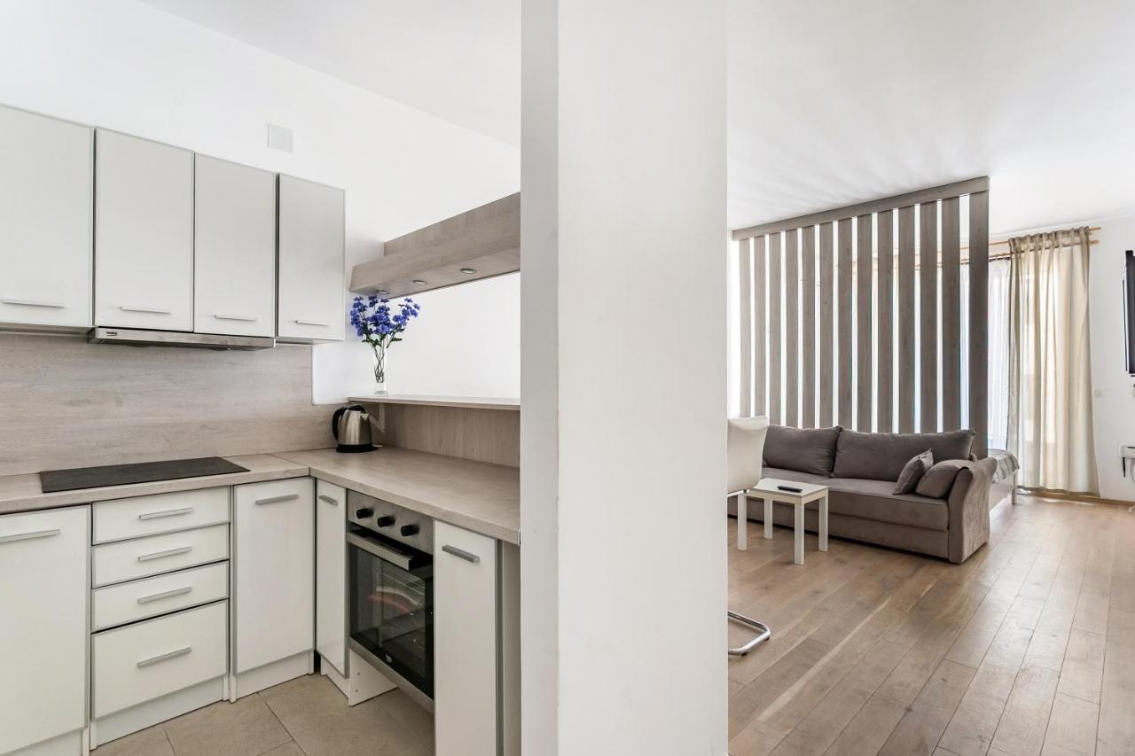 Apartments Beatrice Rafailovići Eksteriør billede